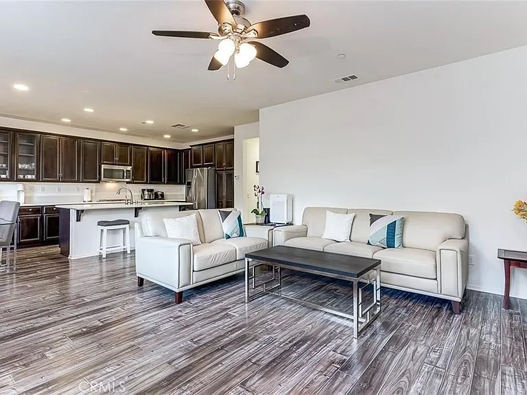 3285 Ledgewood Cir — Photo 14