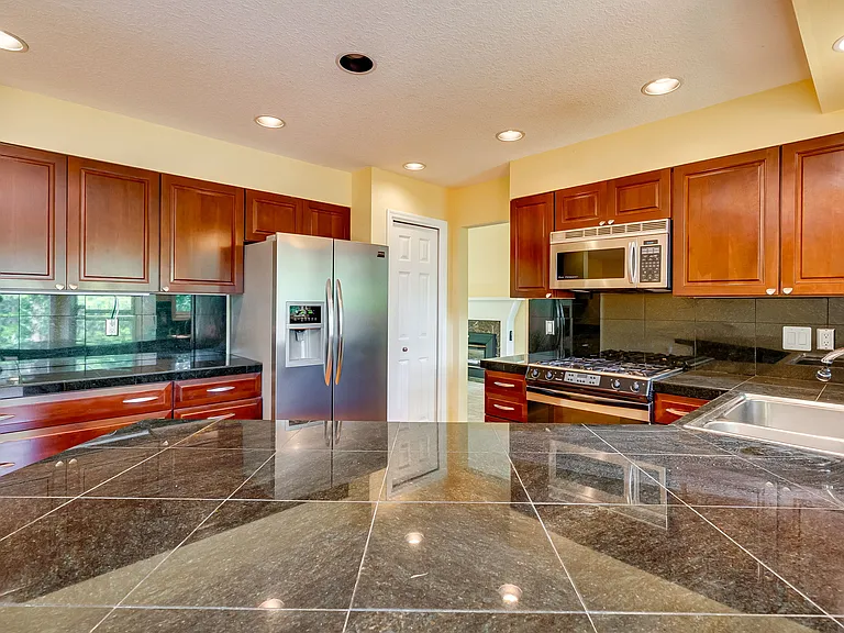 725 Ash St — Photo 20
