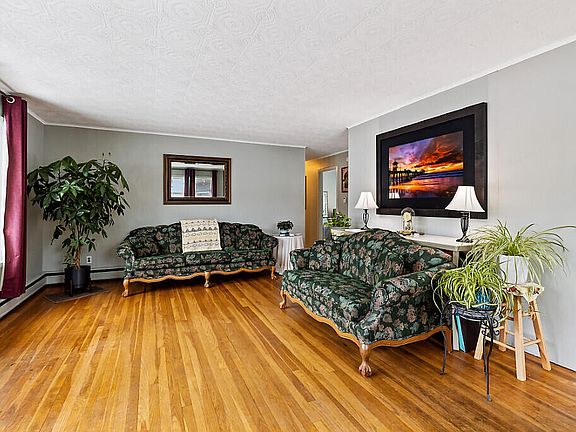 5th image of 381 W River Road