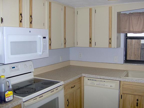 3rd image of 4726 Hidden Lake Dr