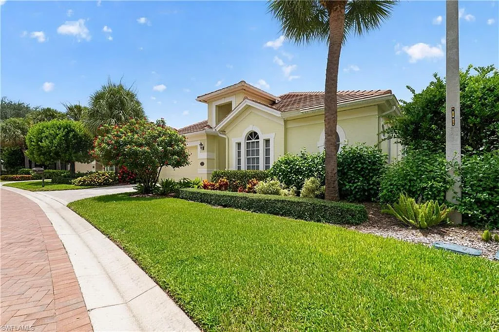 2 bed, 2.5 bath, 2033 sqft, $11,000 — Photo 3