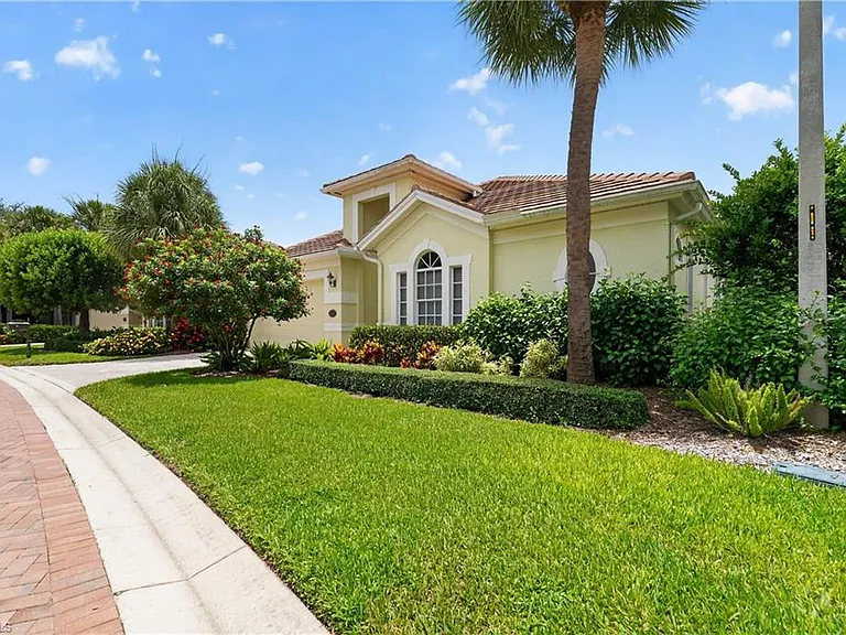 2317 Island Cove Cir — Photo 3