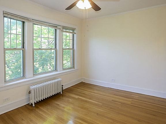 5th image of 1607-13 W Berteau Ave #1607-3