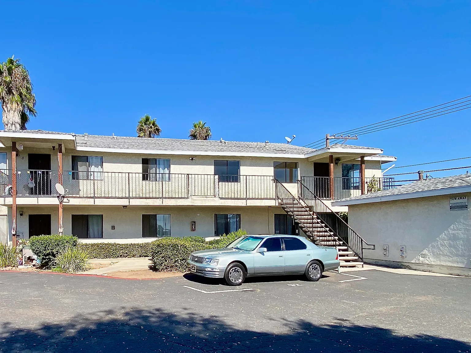 2 bed, 825 sqft, $2,100 — Photo 3