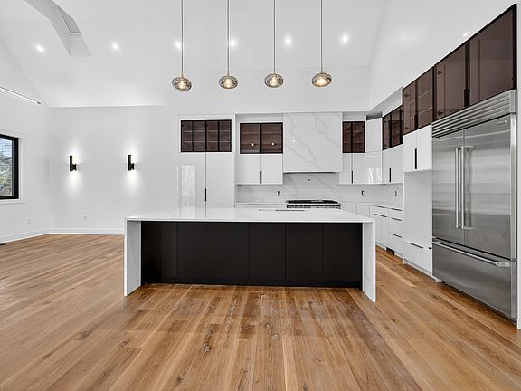 3rd image of 3 Cobtail Way