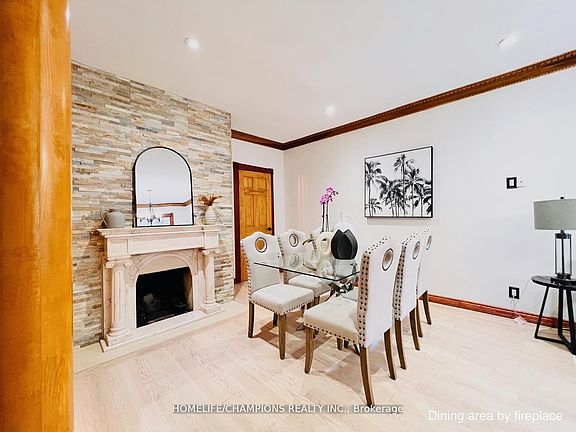 5th image of 291 Saint Clair Ave E