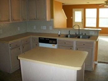 3rd image of 1102 N Rock Dr