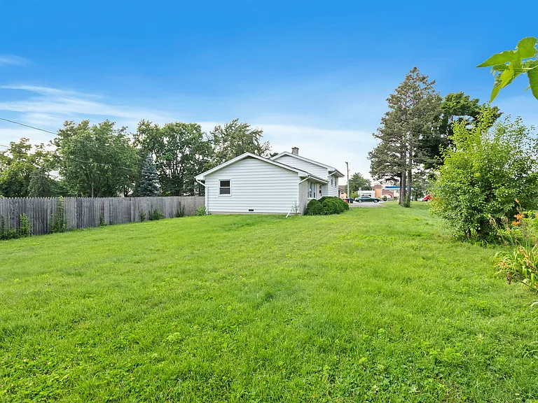123 Ogden Ave — Photo 56