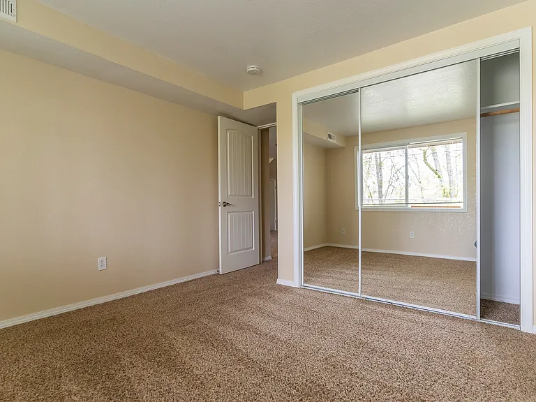340 Denver St NE #C — Photo 36