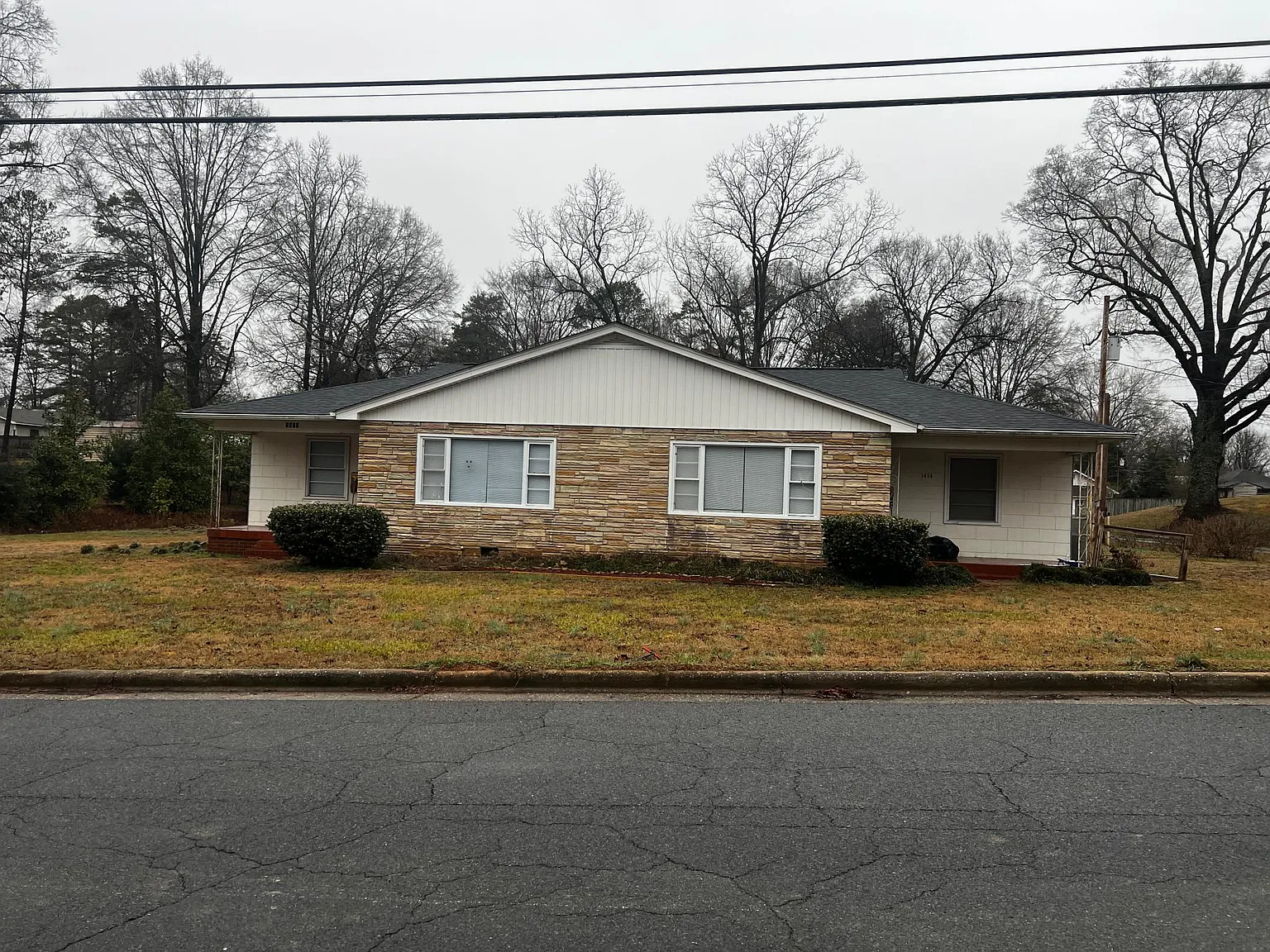 2 bed, $995 — Photo 1