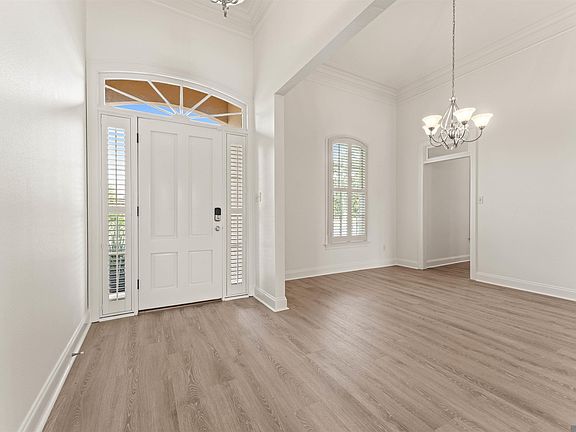 5th image of 6239 Royal Lakes Estates Ave