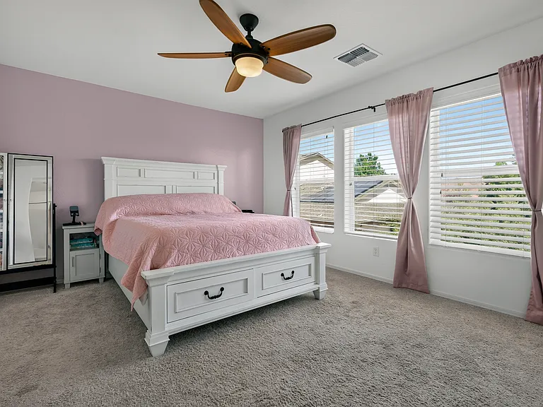 652 Brindle Dr — Photo 2