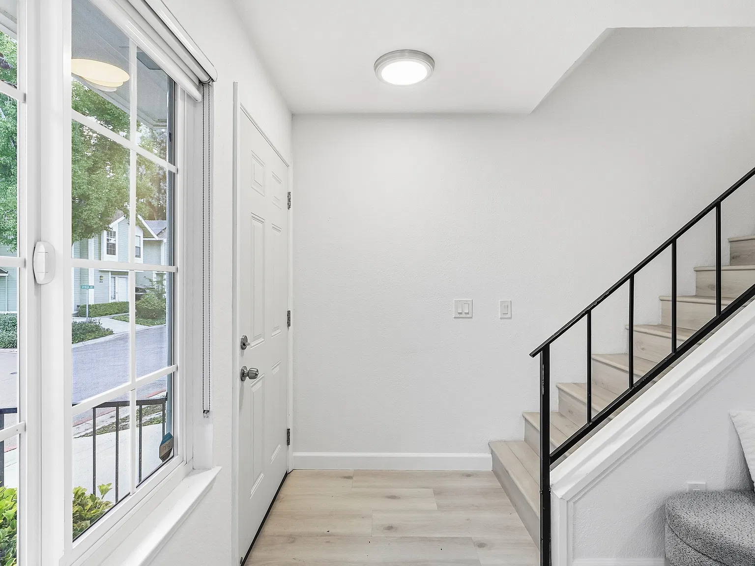 2 bed, 2.5 bath, 1042 sqft, $3,600 — Photo 4