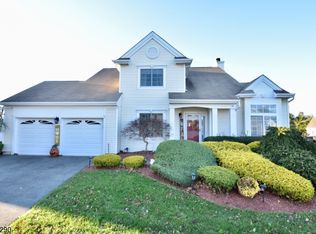 2 Wood Duck Cv, Oak Ridge, NJ 07438