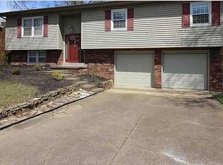 8322 N Larch Pl, Newburgh, IN 47630