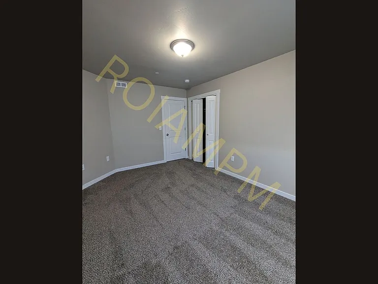 1215 South Eisenhower Street — Photo 20