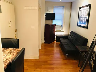 Rented by Roberto Guilbet, LREB