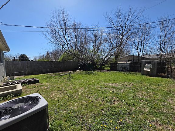 4th image of 1706 Knoxville Ct