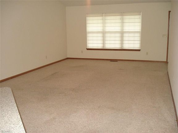 4th image of 130 Ashfield Ct
