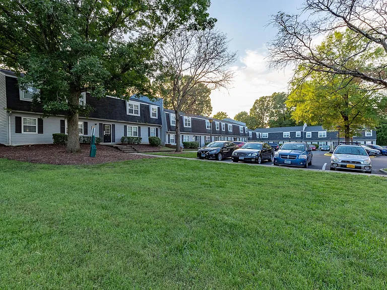 13220 Chester Rd — Photo 9