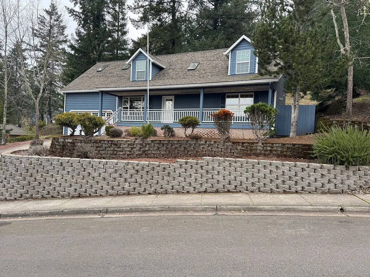 Building Photo - 2719 Hallmark Ln
