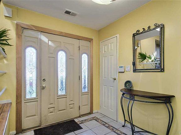 3rd image of 3 Cornell Dr