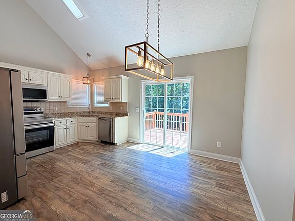 5th image of 11 Woodvine Ct