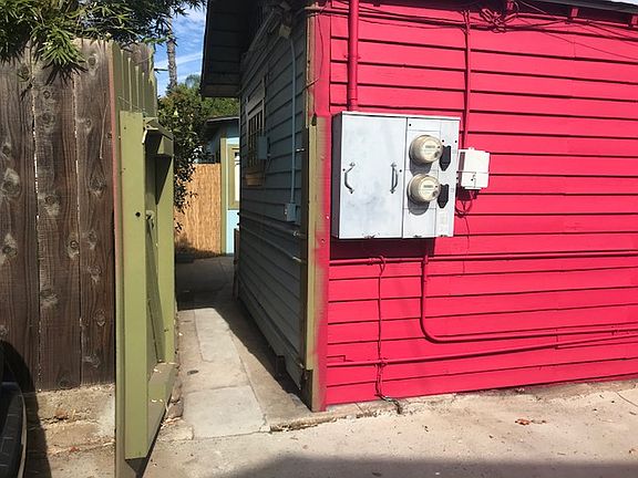 4th image of 2933 Thorn St