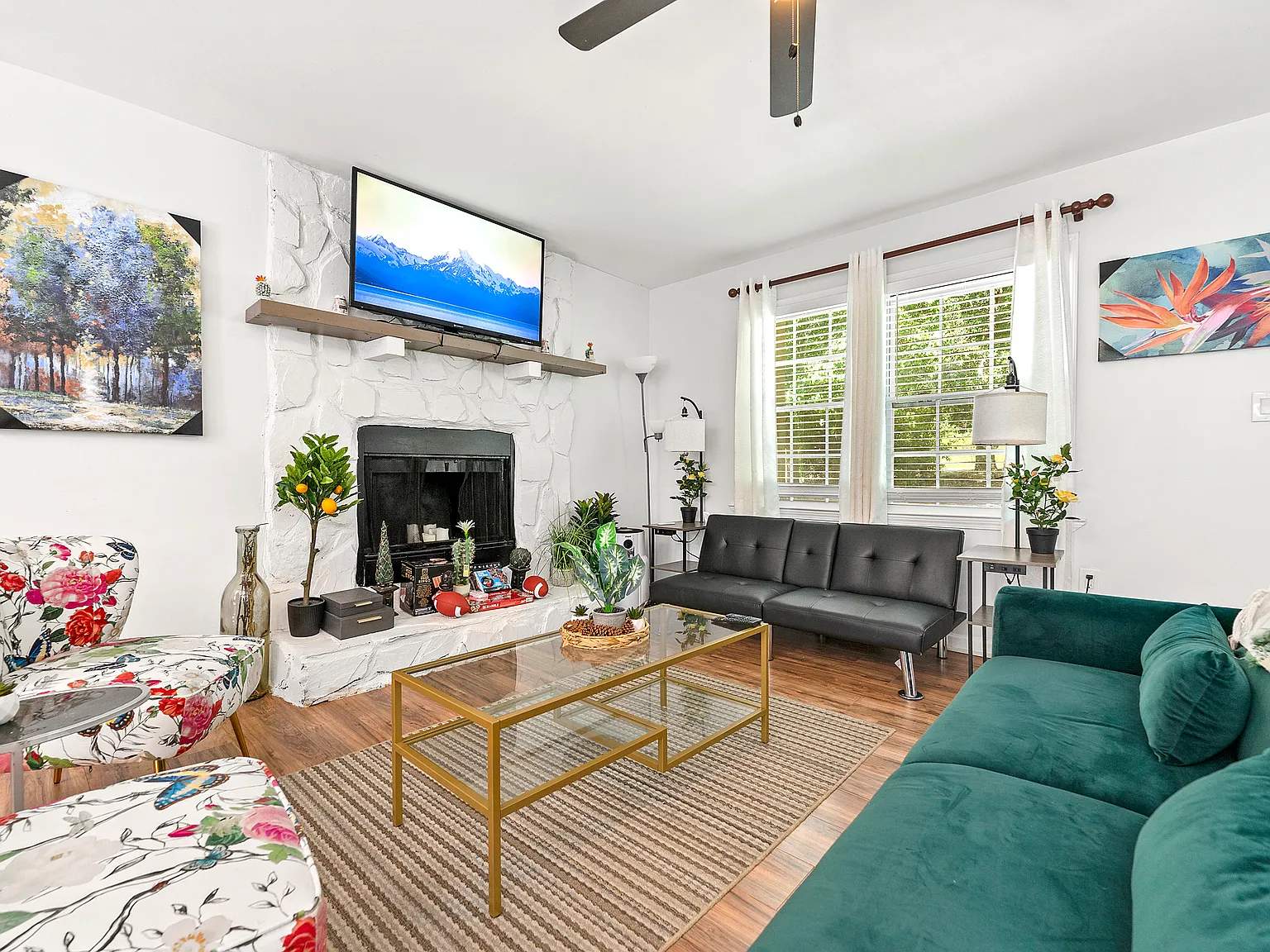 4 bed, 1358 sqft, $3,995 — Photo 3