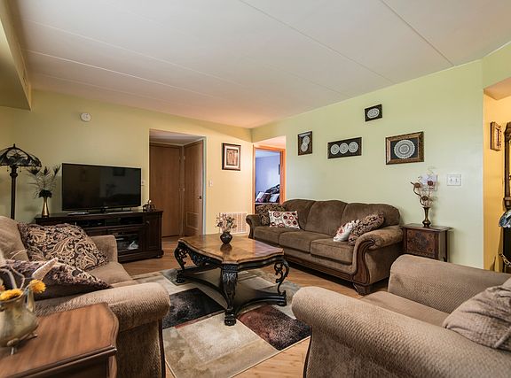 5th image of 13918 E Leamington Dr