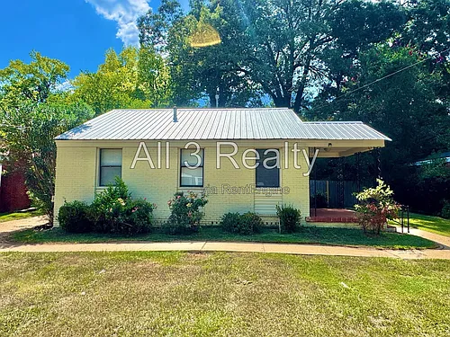 208 Bradley Dr Photo 1
