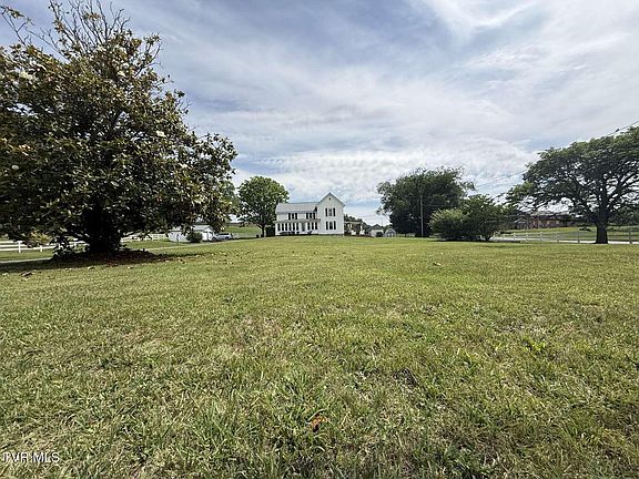3rd image of 4463 Weaver Pike