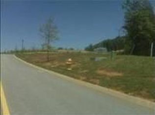 136 Pineberry Rd E, Oak Ridge, TN 37830