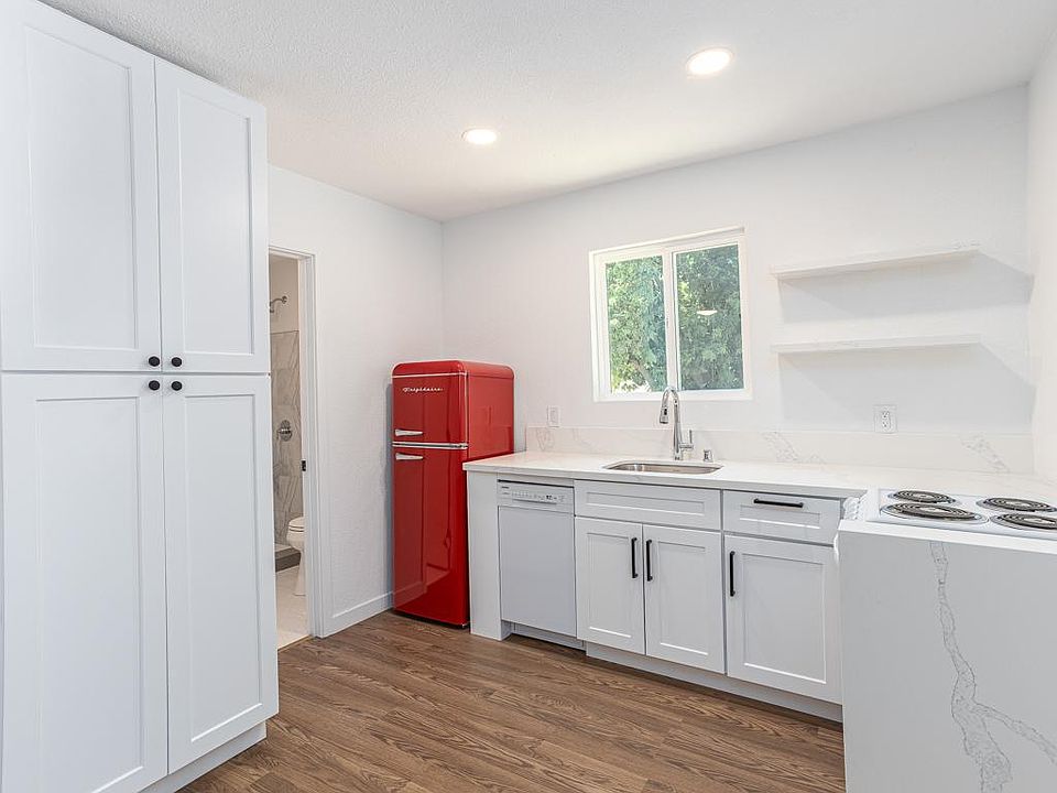 1st image of 42 E Harriet St #D