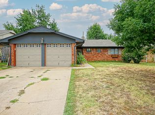 8132 NW 28th St, Bethany, OK 73008