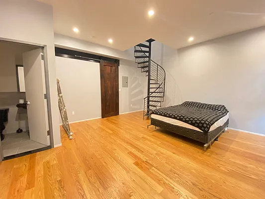 Rented by The InHouse Group | media 23