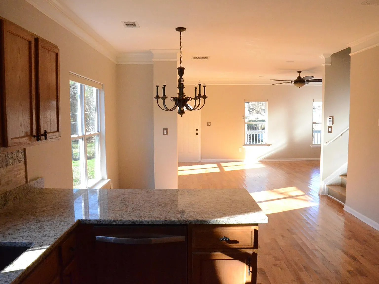 5 bed, 2112 sqft, $4,100 — Photo 1