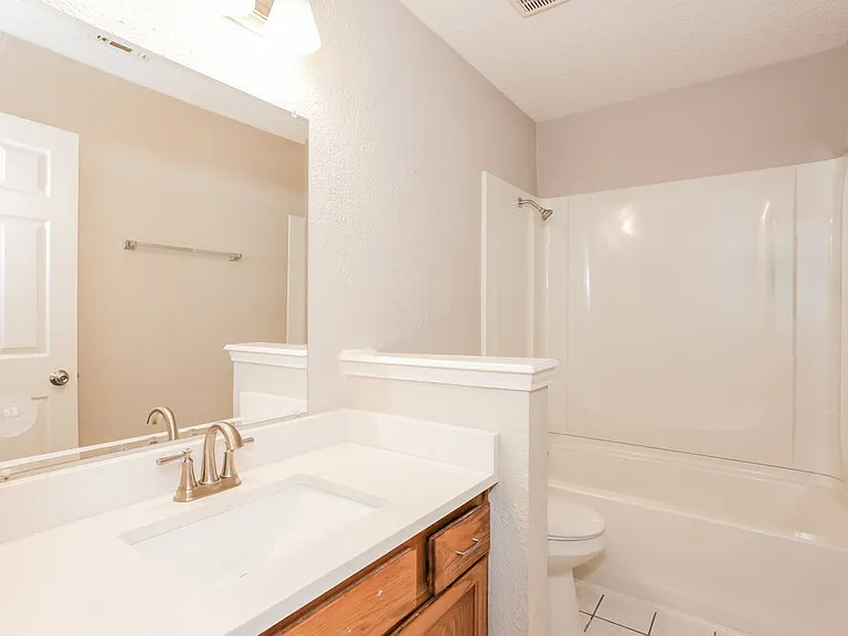 9004 Willoughby Ct — Photo 15
