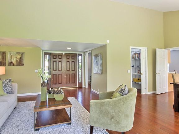 5th image of 7044 Elmsdale Dr