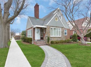 201 Central Blvd, New Hyde Park, NY 11040