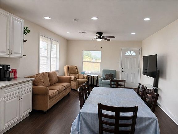 4th image of 712-714 Hanson Pl