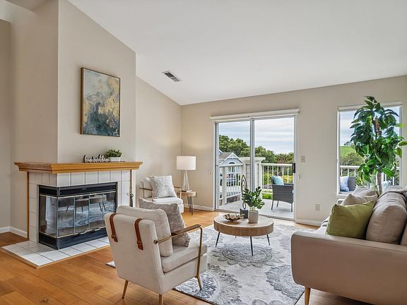 3rd image of 7833 Prestwick Cir