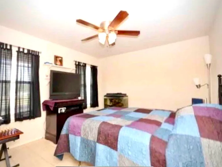 9008 Gainsborough Dr — Photo 10