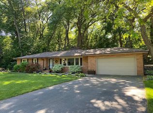 5395 Shady Hills Cir, Shorewood, MN 55331