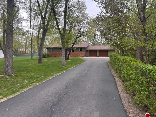 1908 Oak Knoll Dr NE, Alexandria, MN 56308