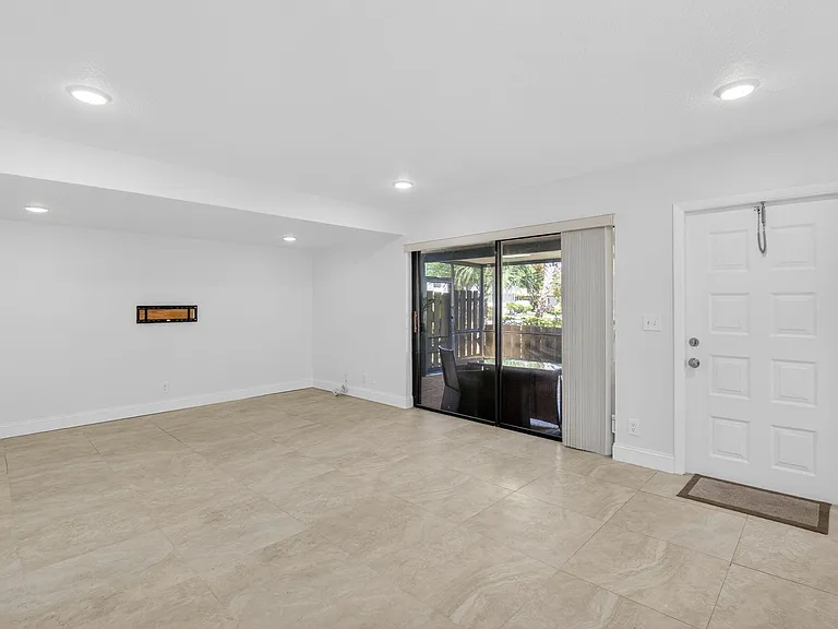 717 NW 29th Ave #B — Photo 6