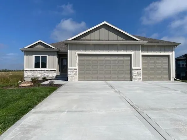 20814 W 188th St, Spring Hill, KS 66083