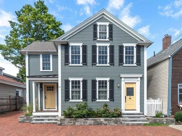 43 Liberty St, Newburyport, MA 01950