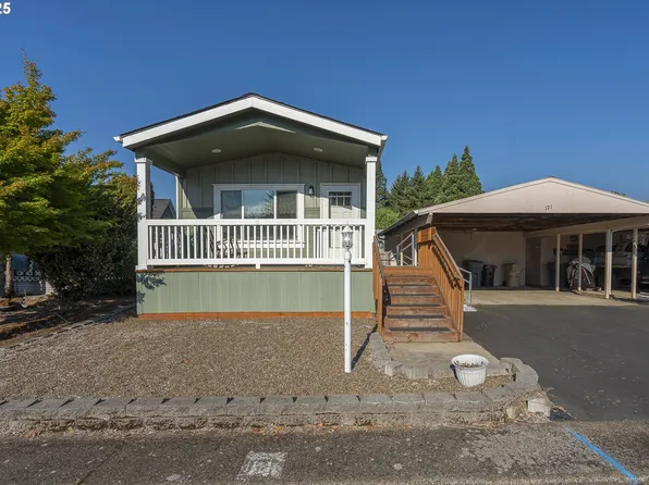 450 SE Lacreole Dr, Dallas, OR 97338