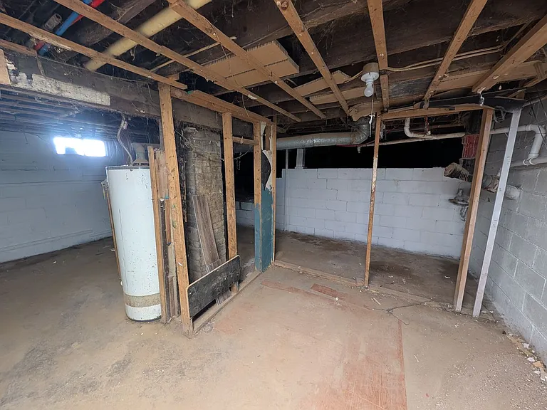 1922 E Bowman St — Photo 11